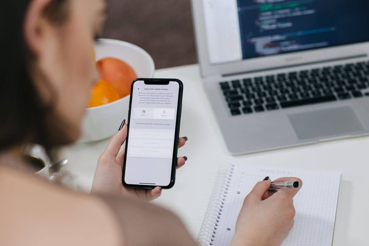 Coliving i najem instytucjonalny: jak technologia zarządza społecznością