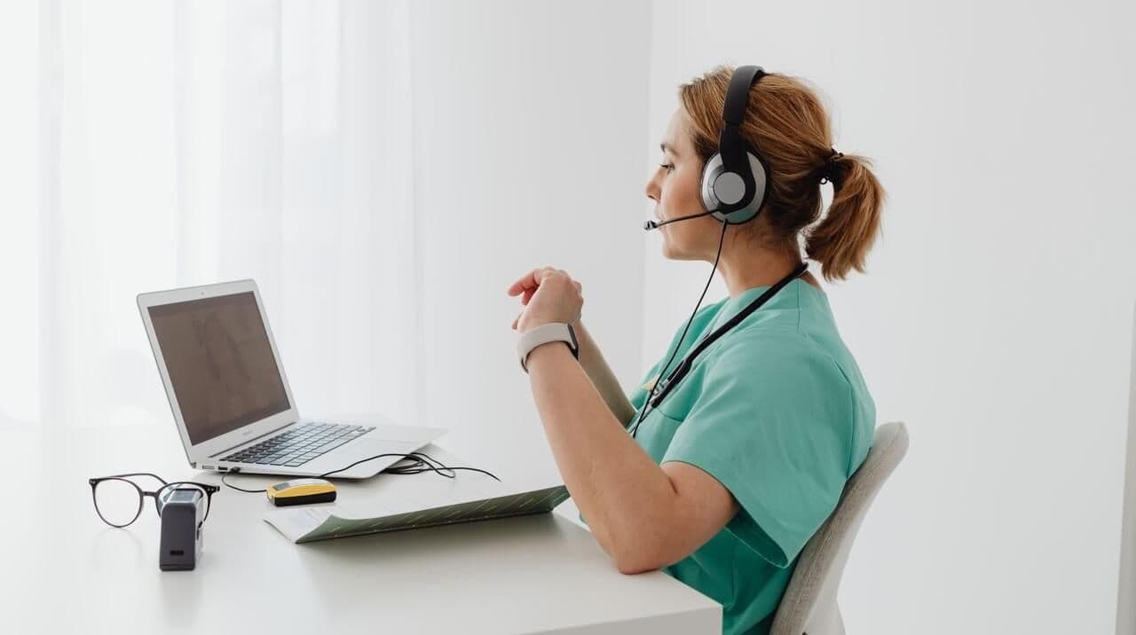 Telemedycyna w Polsce: jak zbudować aplikację do e-konsultacji lekarskich