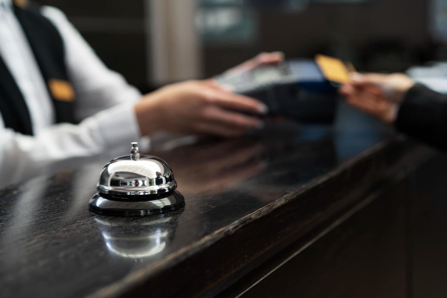 płatność w recepcji w hotelu